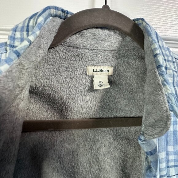 Women's XS LL Bean Light Blue Plaid Gray Fleece Lined Cotton Flannel Button Up - Picture 4 of 10